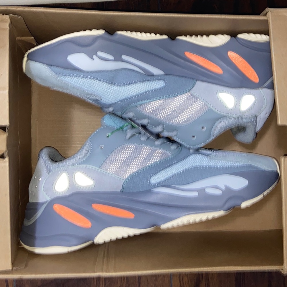 Yeezy 700 reps
